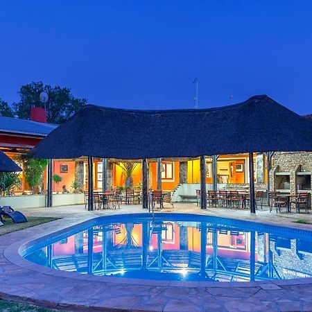 Auas Safari Lodge Виндхук Экстерьер фото