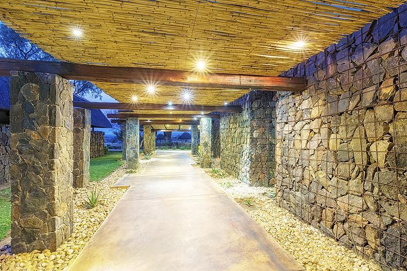 Auas Safari Lodge Виндхук Экстерьер фото