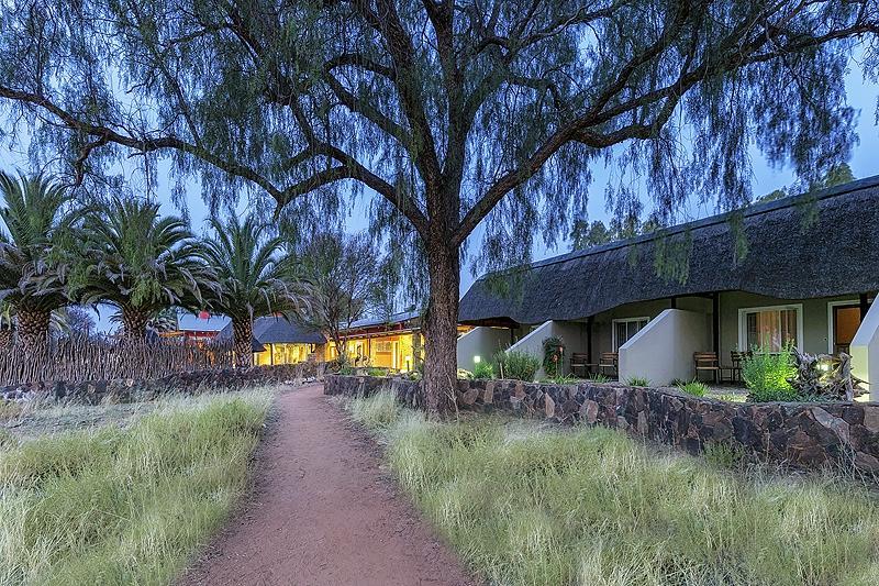 Auas Safari Lodge Виндхук Экстерьер фото