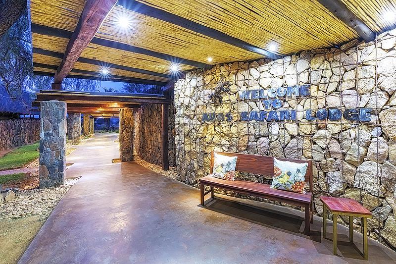 Auas Safari Lodge Виндхук Экстерьер фото