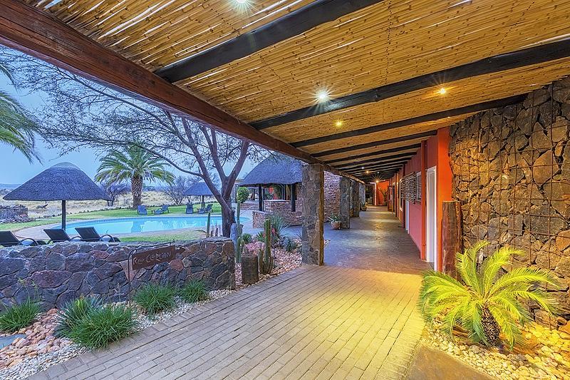 Auas Safari Lodge Виндхук Экстерьер фото