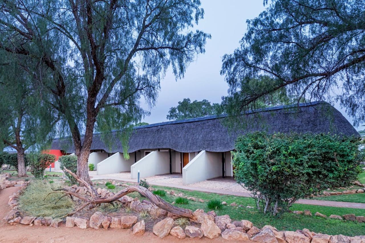 Auas Safari Lodge Виндхук Экстерьер фото